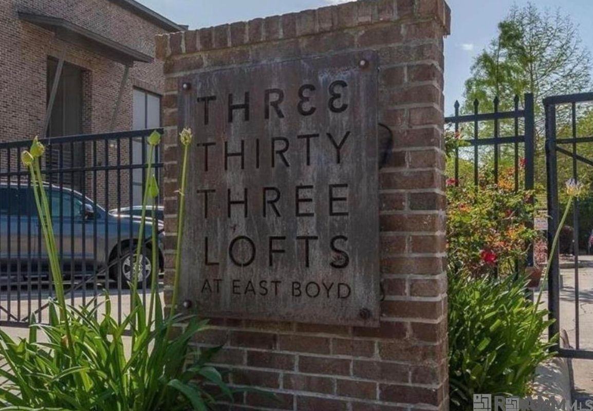 333 E Boyd Dr ##17