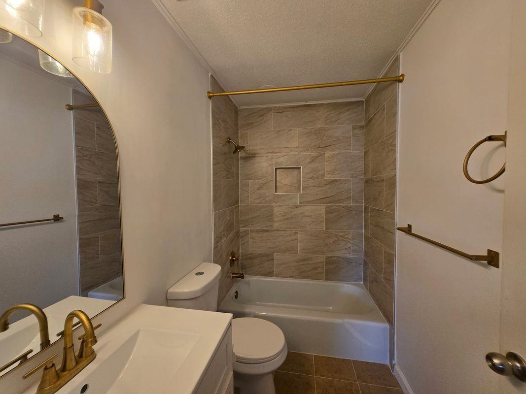 58 High Path Rd - Photo 4 of 11