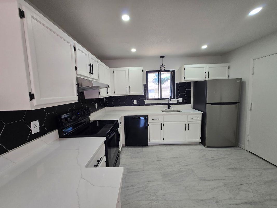 58 High Path Rd - Photo 7 of 11