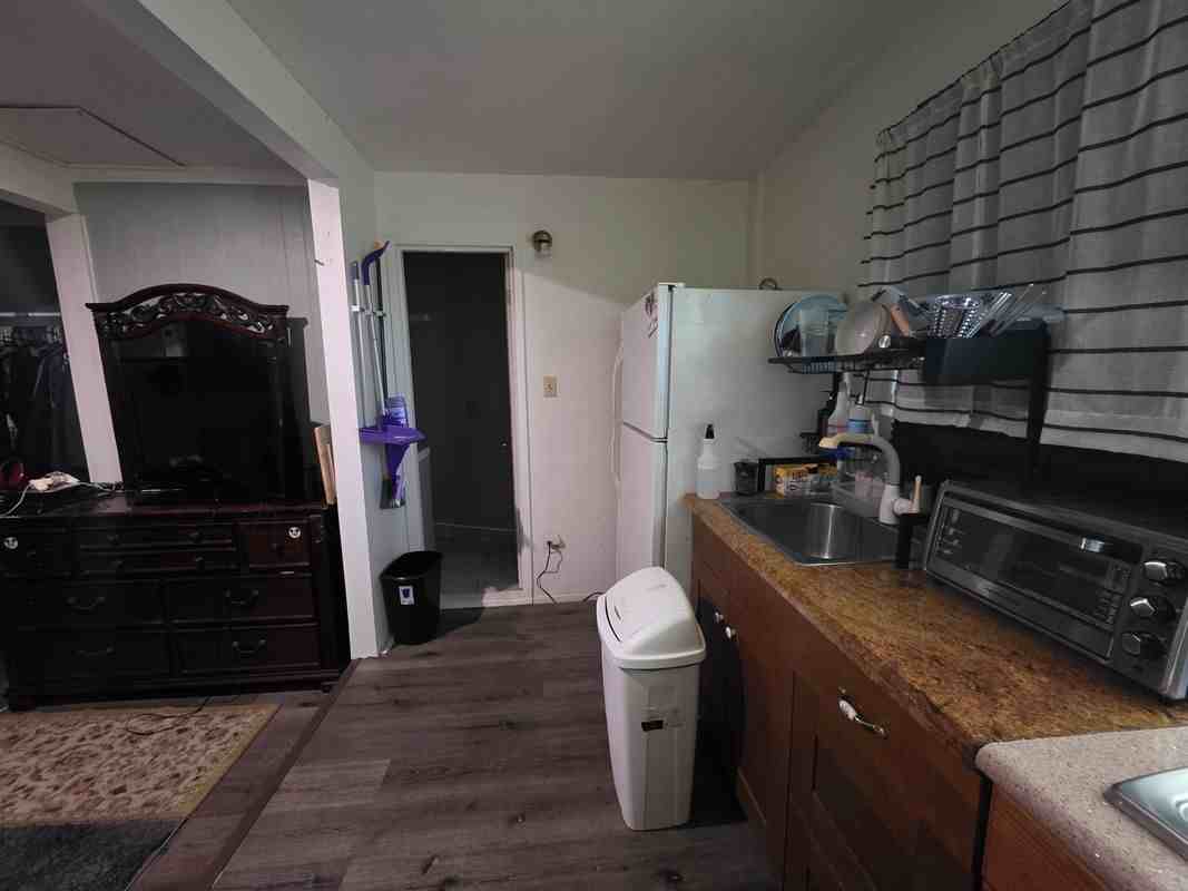 635 Hillcrest Ln - Photo 2 of 9