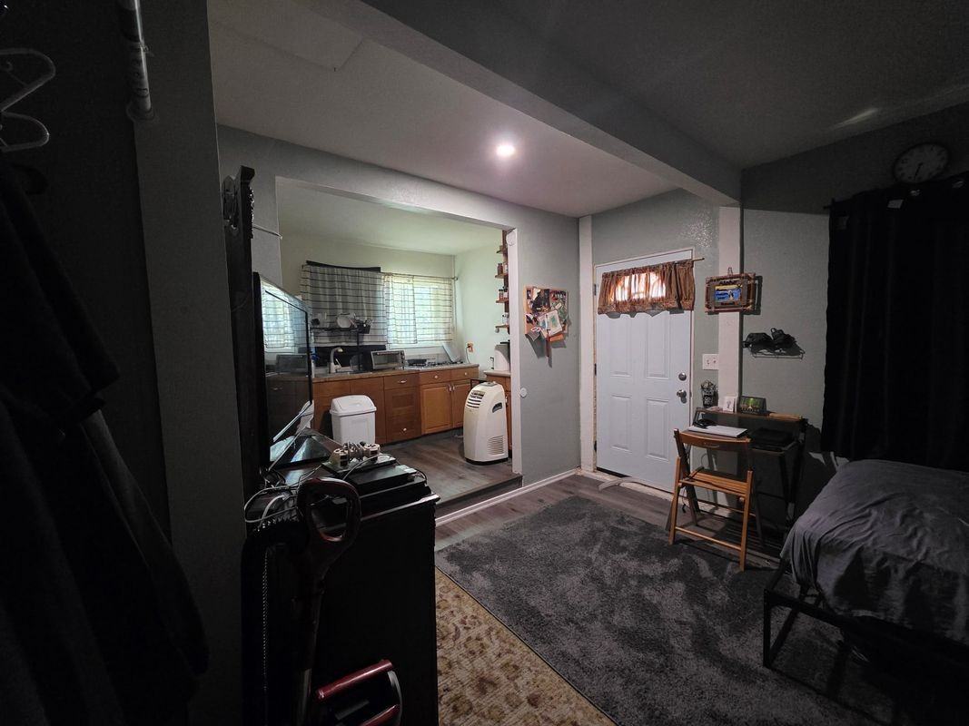 635 Hillcrest Ln - Photo 4 of 9