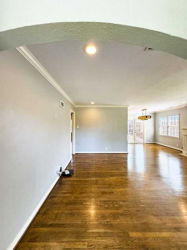 2222 Carnes St - Photo 3 of 10