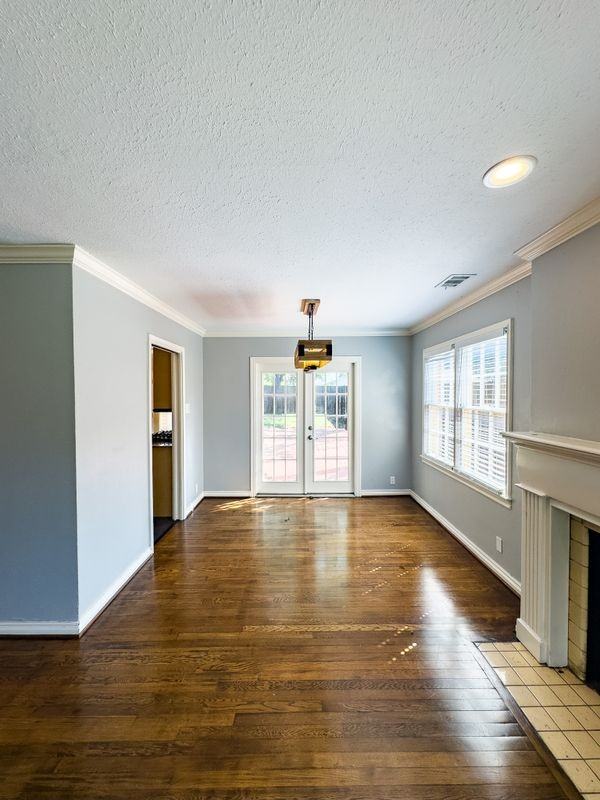 2222 Carnes St - Photo 5 of 10