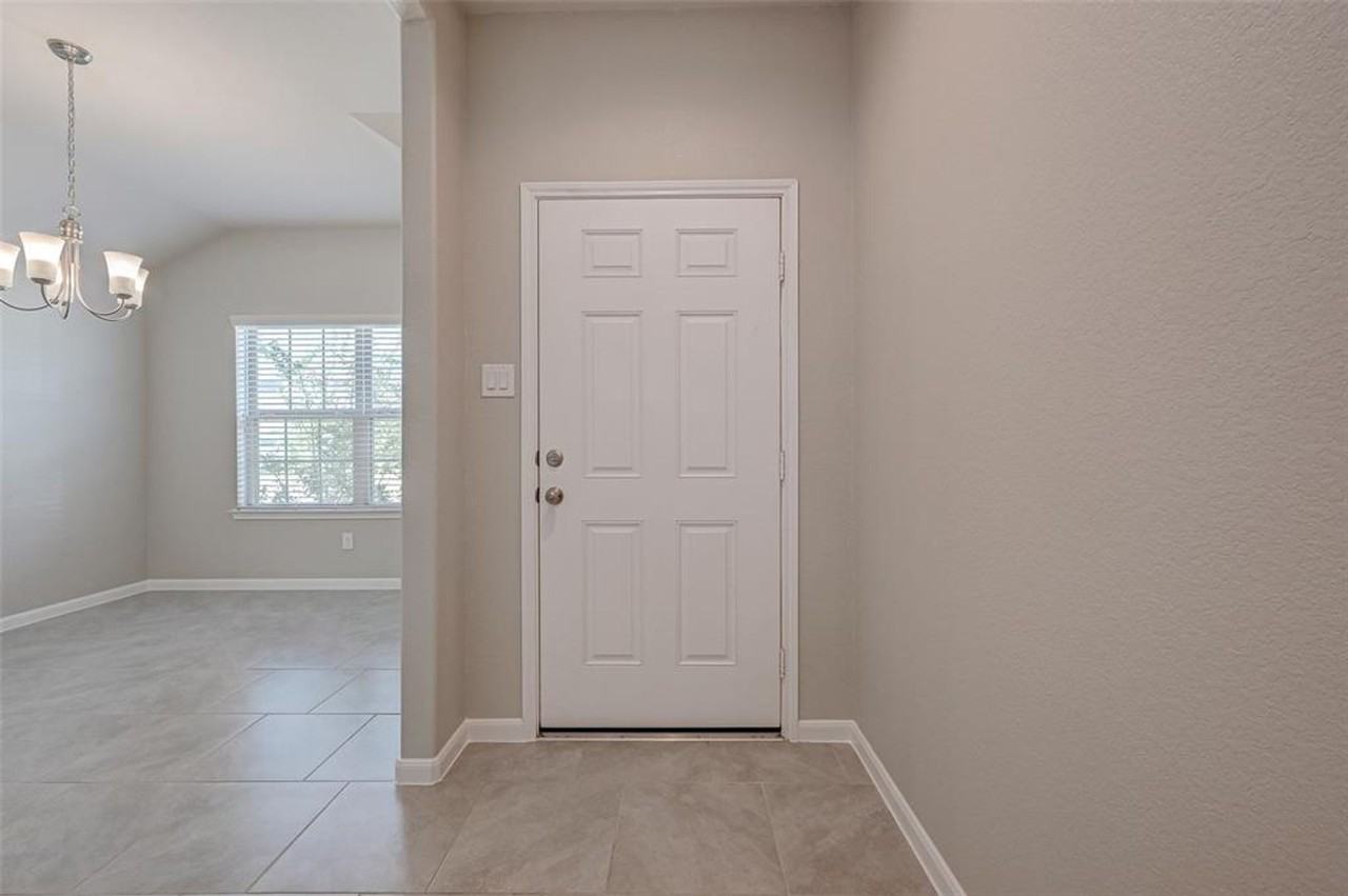 2206 Mirror Ridge Ct - Photo 3 of 28