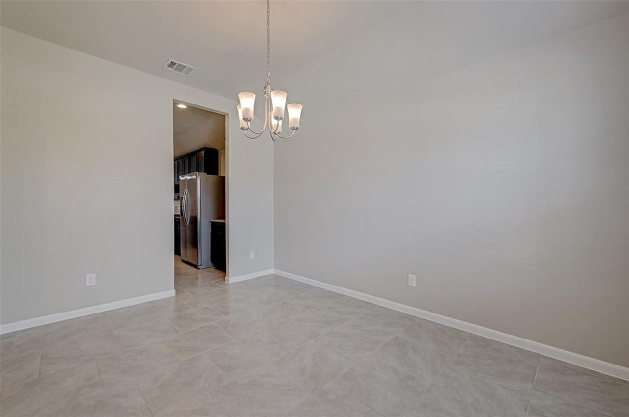 2206 Mirror Ridge Ct - Photo 5 of 28