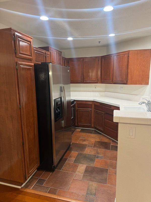 697 Sutton Crest Trl