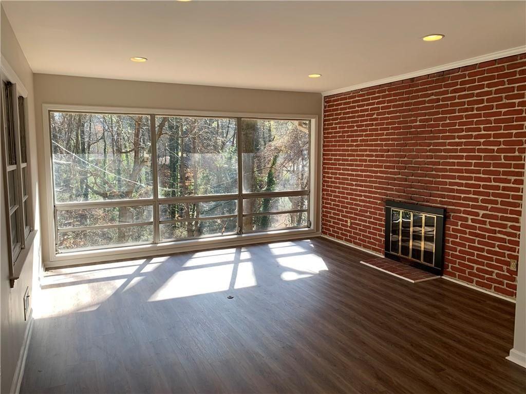 1203 Biltmore Dr Ne - Photo 2 of 17
