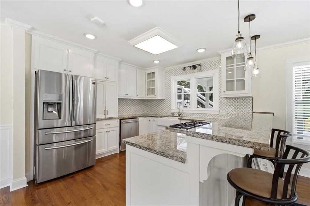 353 Westside Dr - Photo 4 of 37