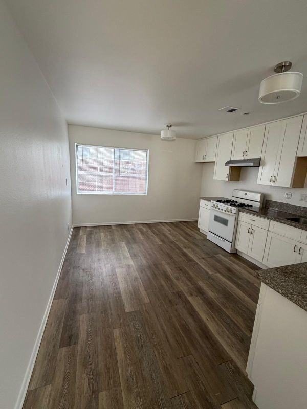 263 S Lemon St - Photo 2 of 21