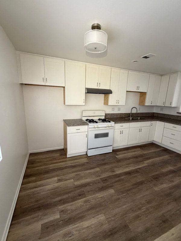 263 S Lemon St - Photo 4 of 21