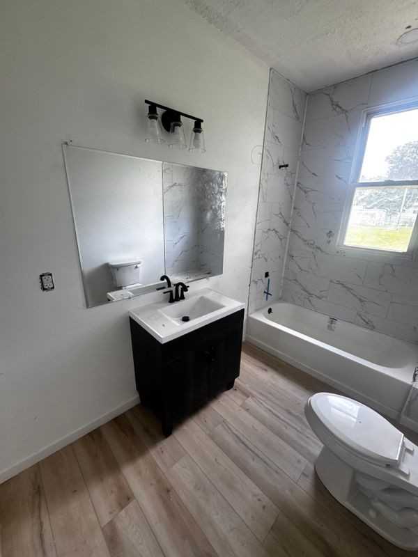 1108 E Blackford Ave - Photo 2 of 7