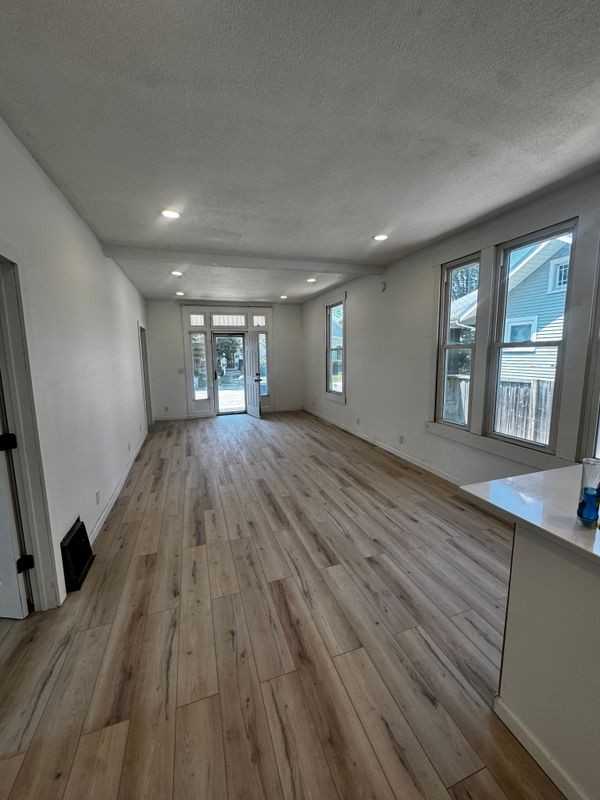 1108 E Blackford Ave - Photo 3 of 7