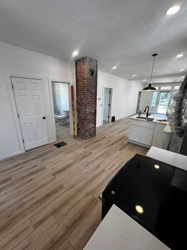 1108 E Blackford Ave - Photo 6 of 7