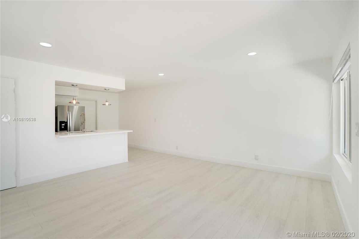 1301 Ne 147th St - Photo 3 of 9