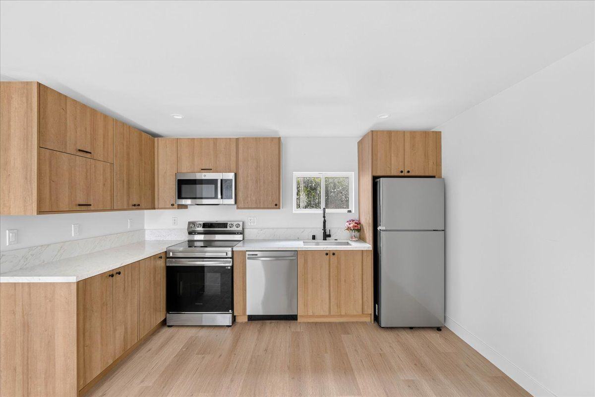 270 W 11th St ##1 - Photo 2 of 14