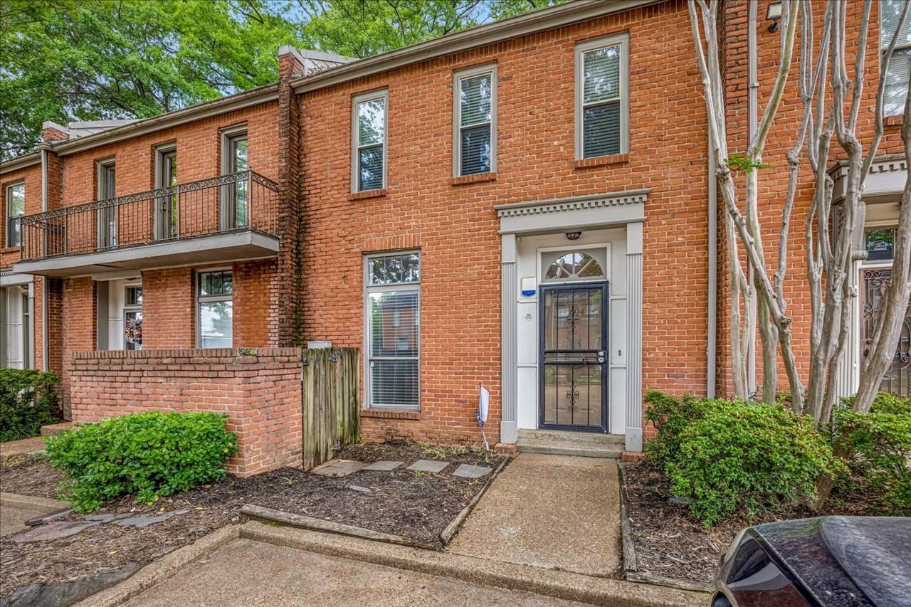 1694 Belvedere Ct - Photo 2 of 26