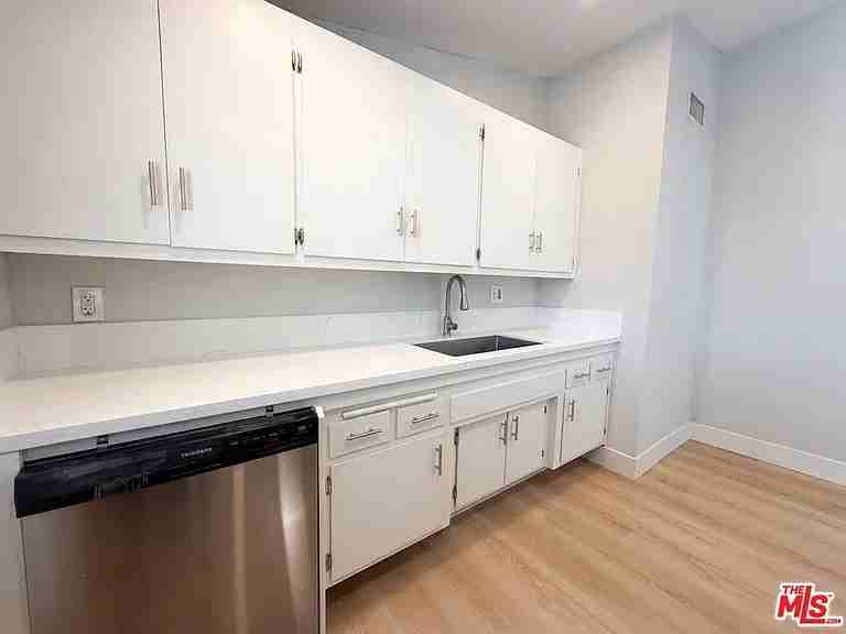 19016 Felbridge Street - Photo 4 of 8