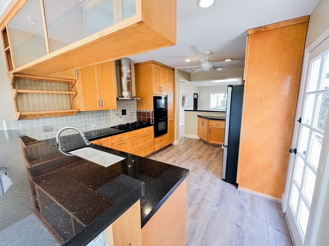1236 10th St - Photo 3 of 20