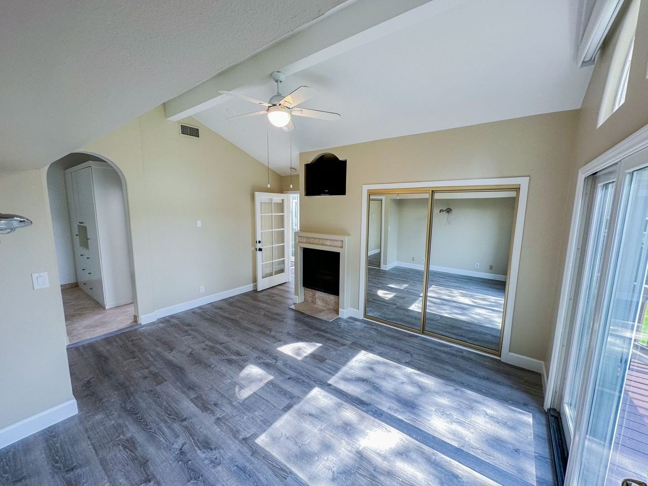 1236 10th St - Photo 7 of 20