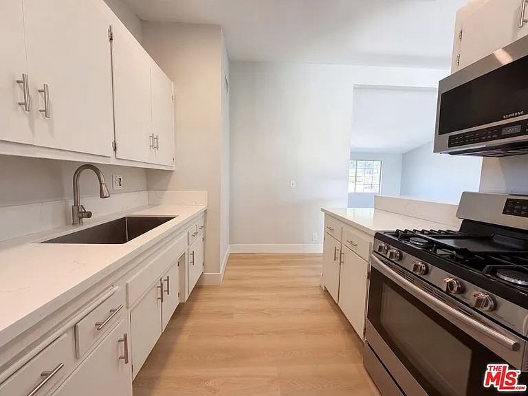 19016 Felbridge Street - Photo 6 of 8