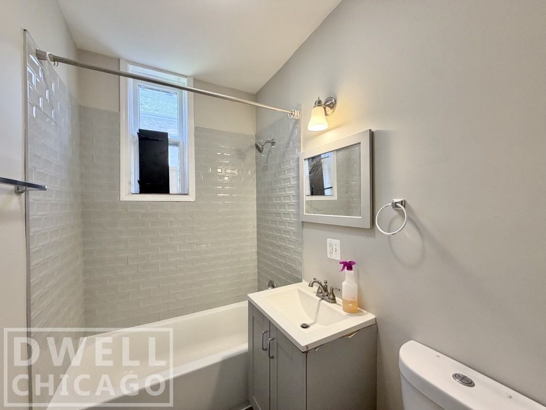 2131 S Fairfield Ave #CH1 - Photo 5 of 15