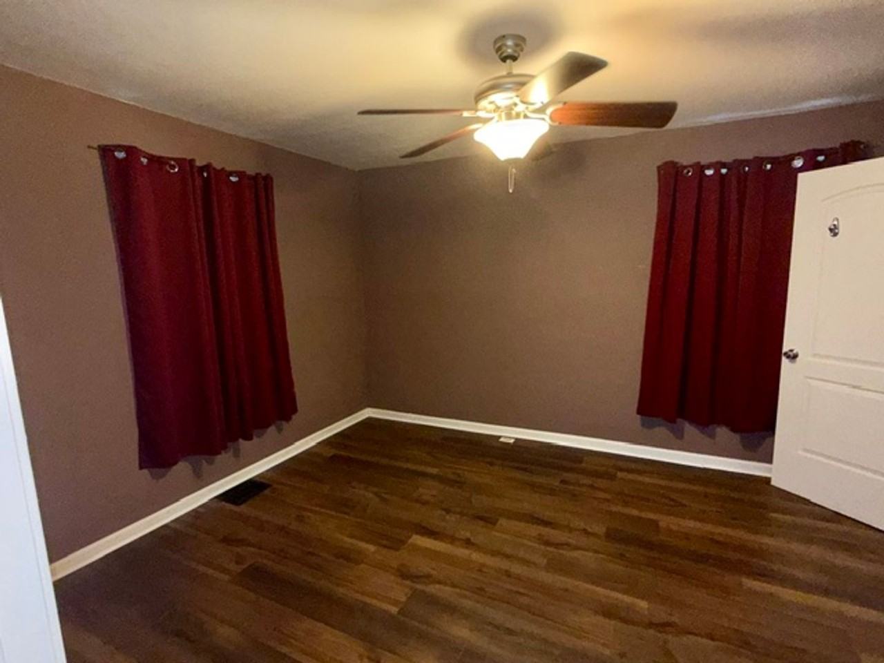 914 Birch St - Photo 5 of 17