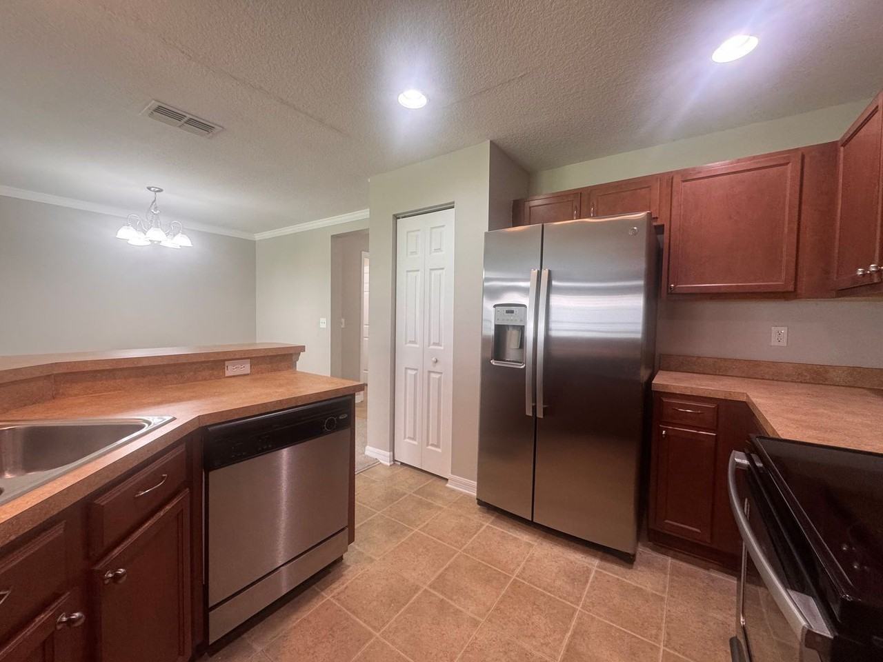 4580 Limerick Dr - Photo 7 of 34