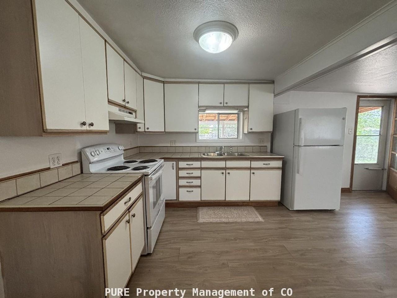 1040 Harlan St - Photo 6 of 19