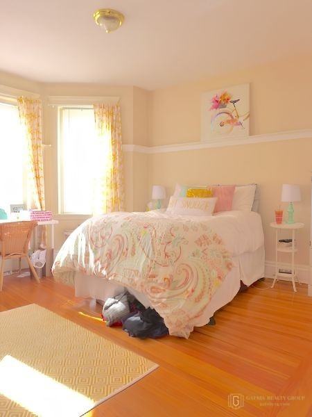183 Strathmore Rd #3 - Photo 7 of 12