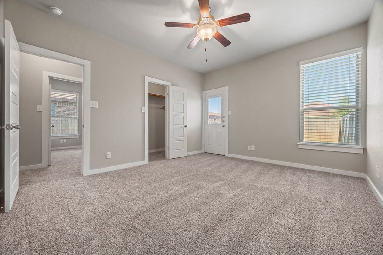 577 Creekside Frst - Photo 5 of 11