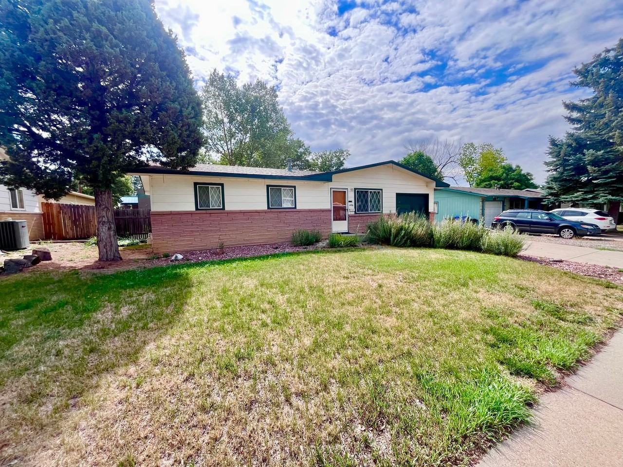 1406 S Douglas Ave - Photo 2 of 10