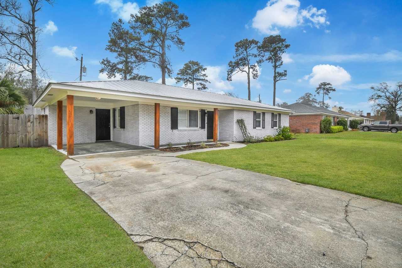 1015 Reita St - Photo 4 of 30