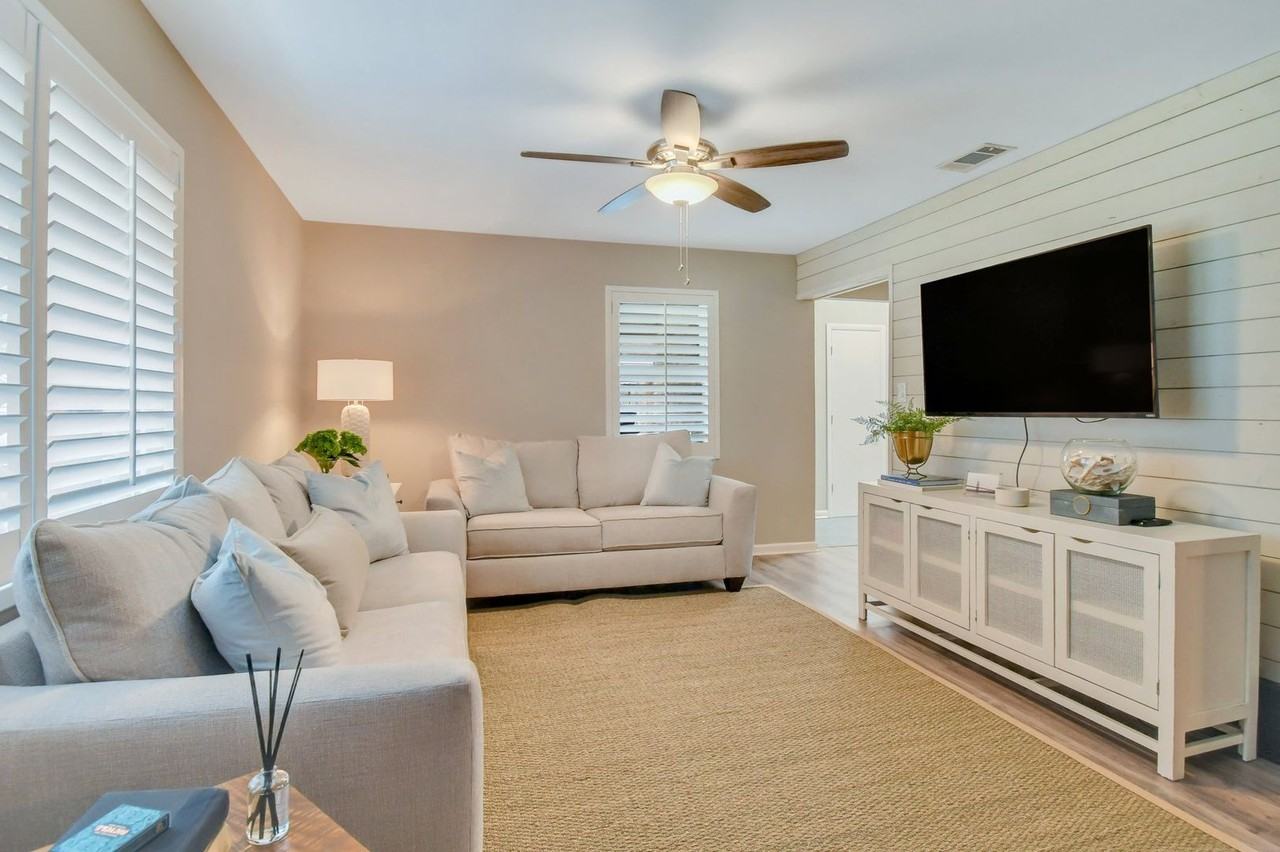 1015 Reita St - Photo 6 of 30