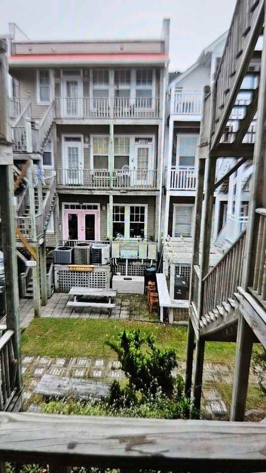 104B Sir Walter Raleigh St - Photo 4 of 19