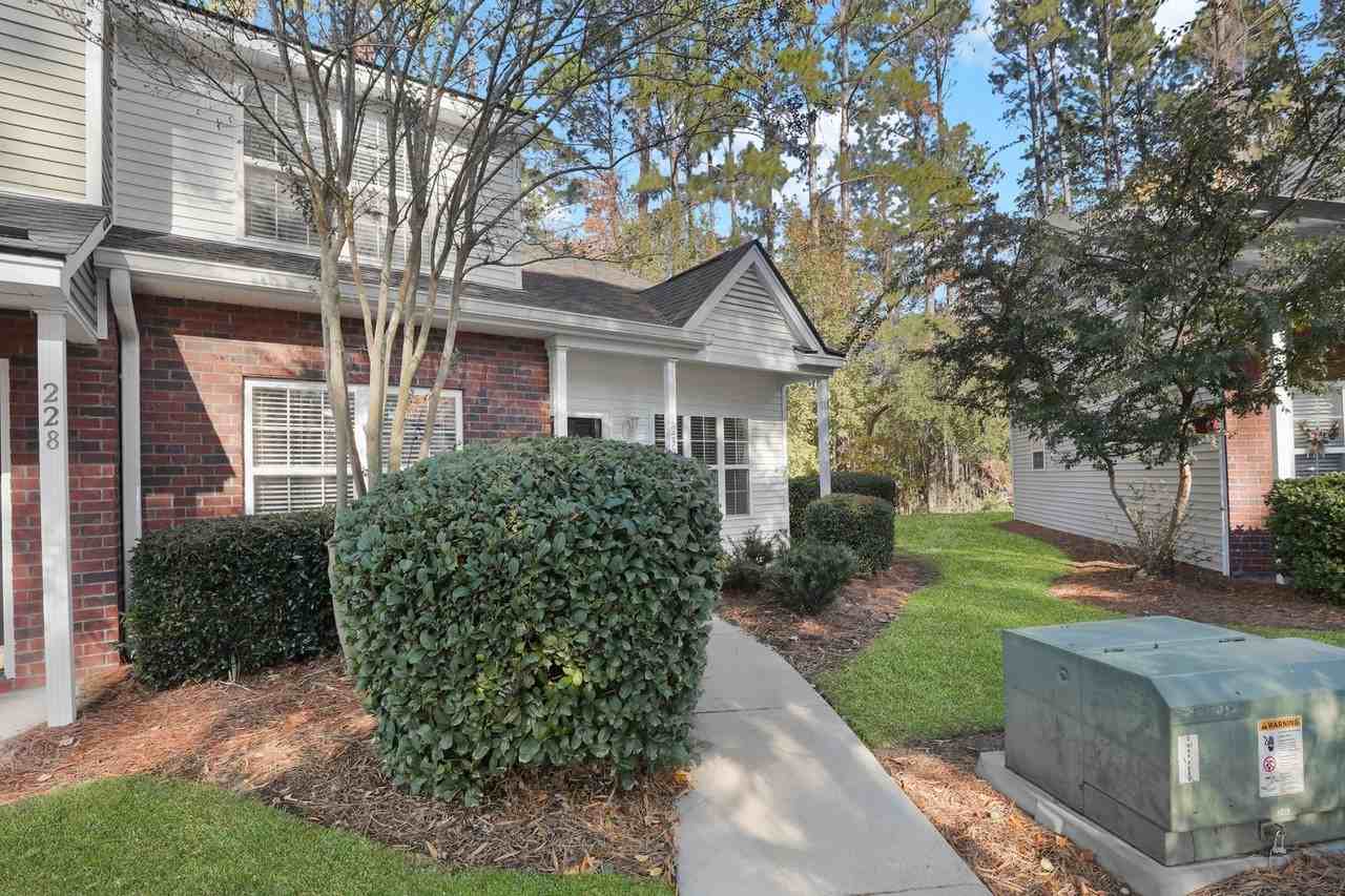 230 North Cir - Photo 3 of 39