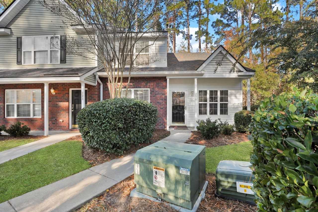 230 North Cir - Photo 4 of 39