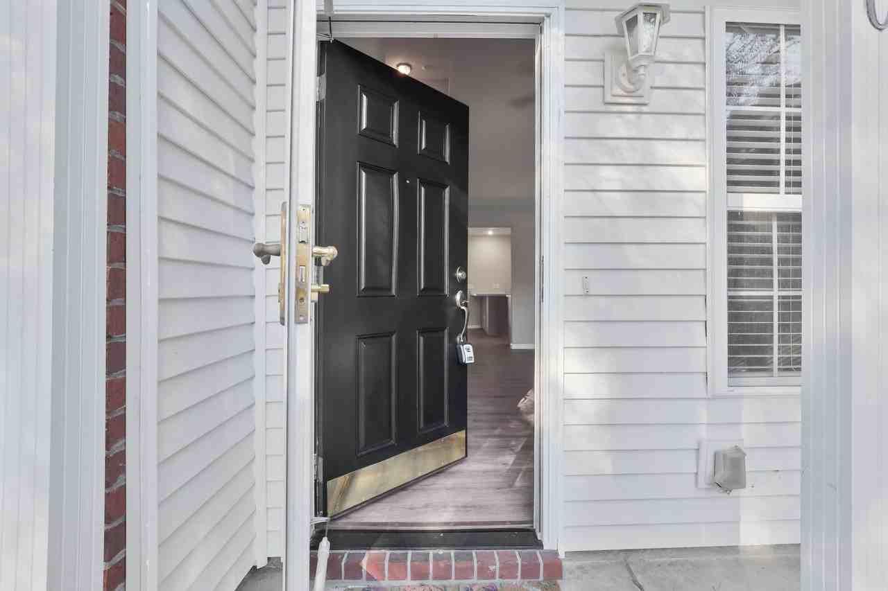 230 North Cir - Photo 6 of 39