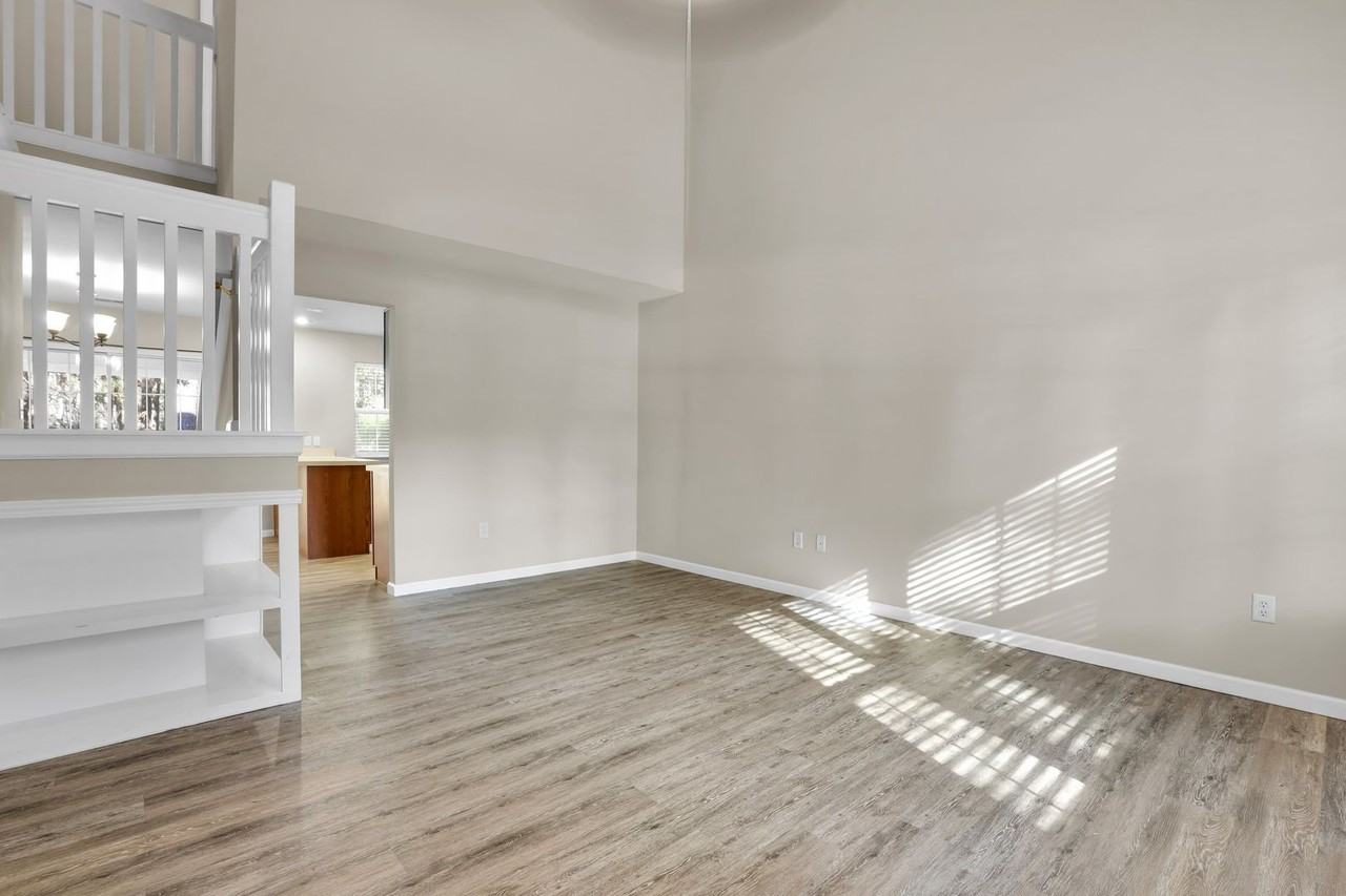 230 North Cir - Photo 7 of 39