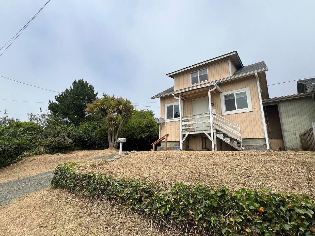 486 Jackson Ave - Photo 5 of 7