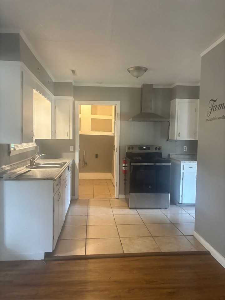 1526 W Mcdowell Rd - Photo 3 of 12