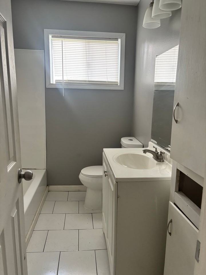 1526 W Mcdowell Rd - Photo 5 of 12