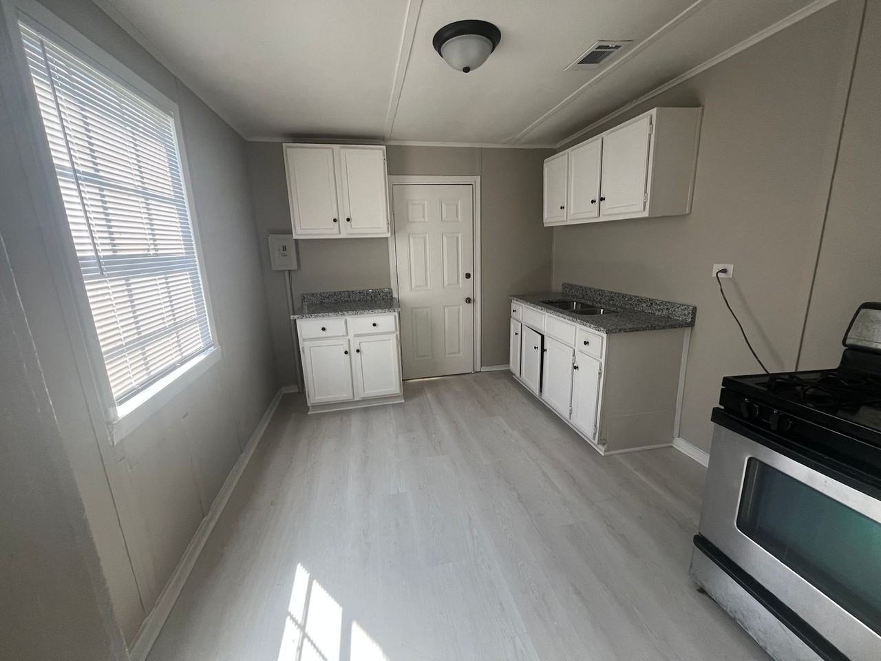 112 Union St - Photo 5 of 10