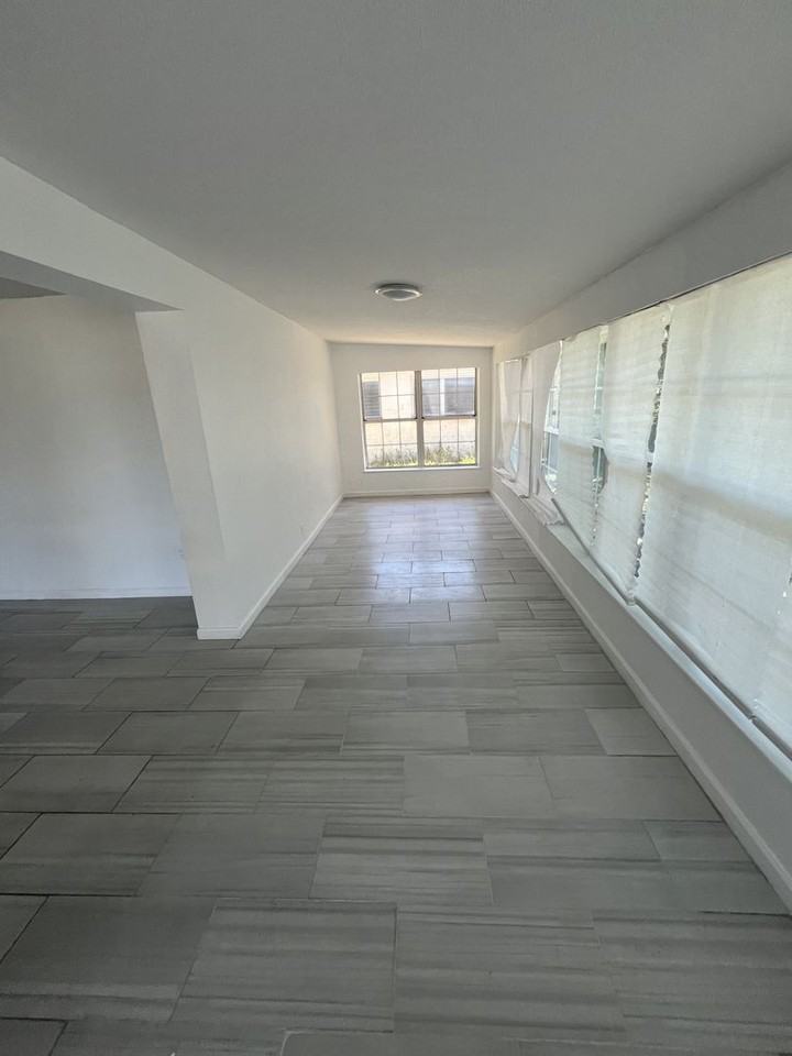 43 Alamanda Dr - Photo 4 of 11