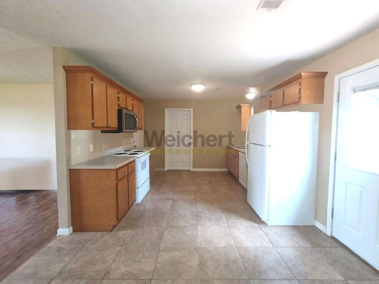 202 E Baldwin St - Photo 4 of 14