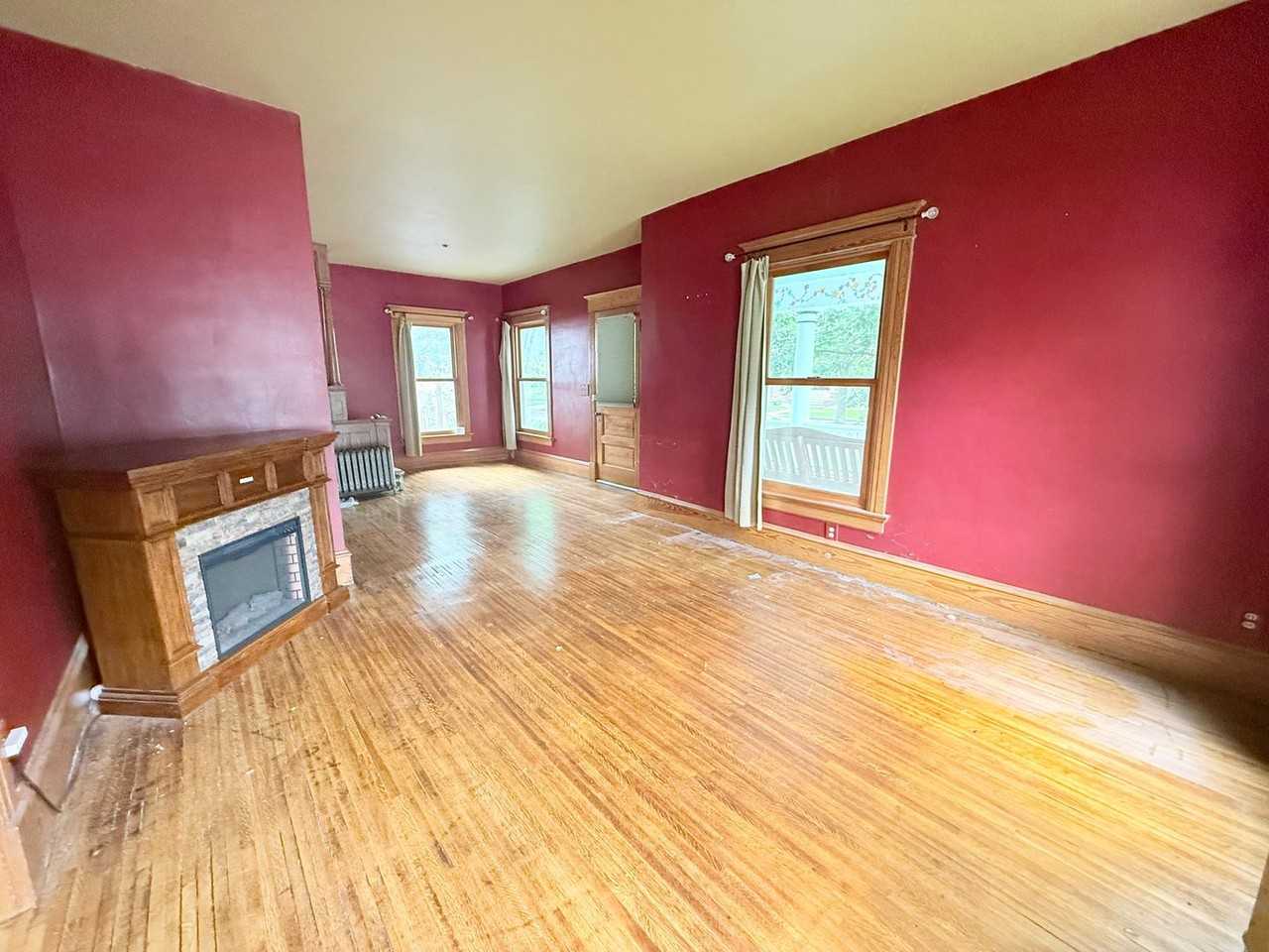 906 N Evans St - Photo 5 of 20