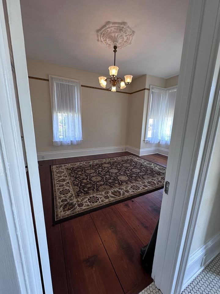 942 G St - Photo 6 of 41