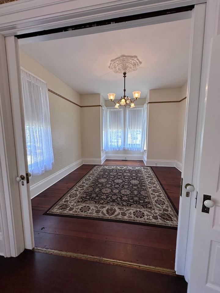 942 G St - Photo 7 of 41