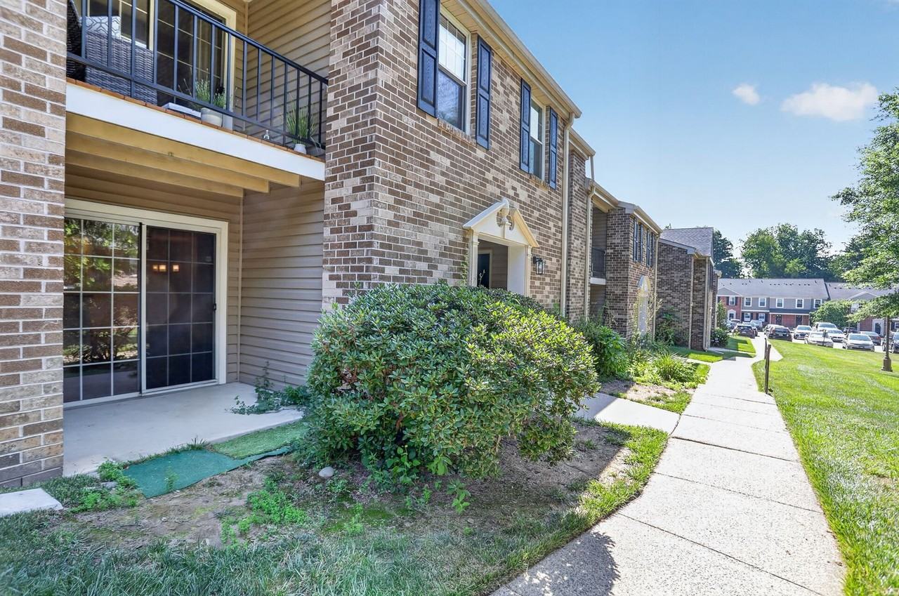 69 Ramsgate Ct - Photo 3 of 30