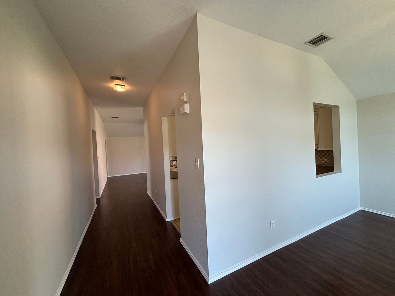 2748 Wakecrest Dr - Photo 5 of 31