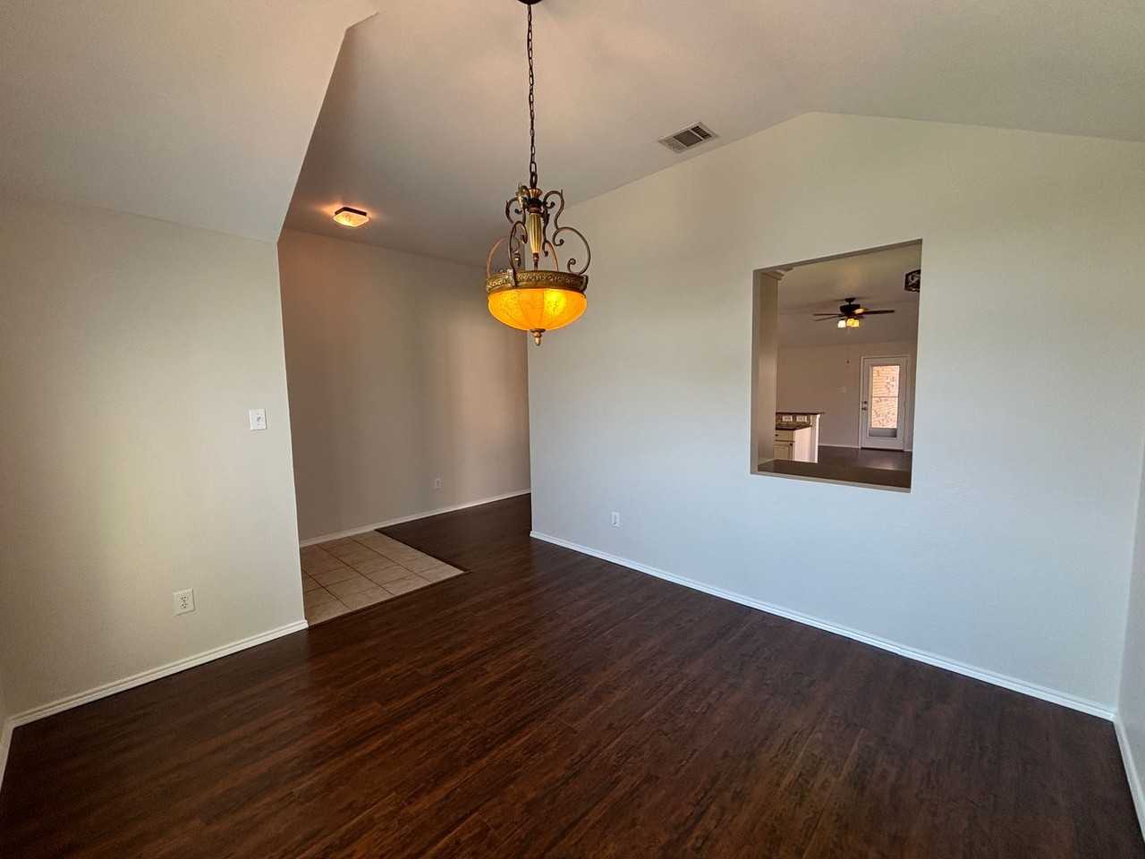 2748 Wakecrest Dr - Photo 7 of 31